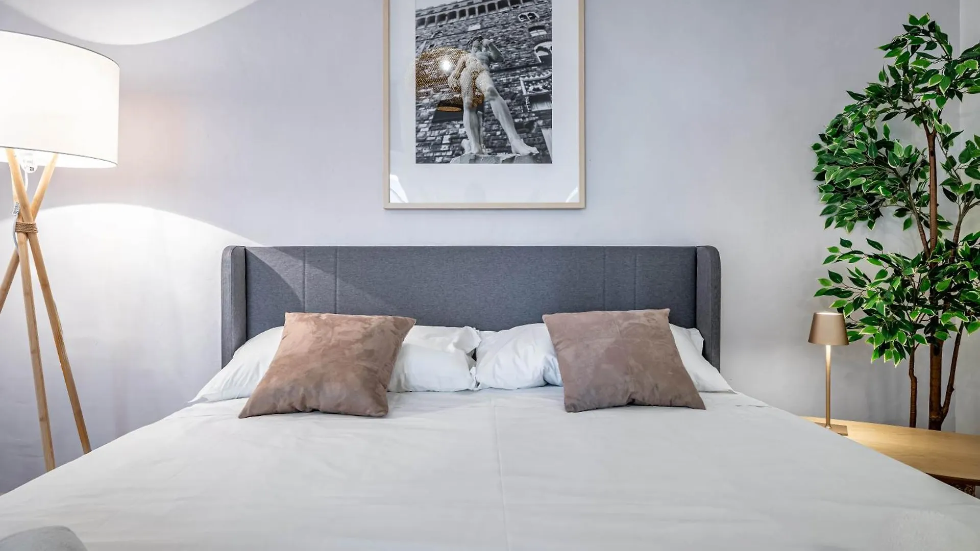 Yd Stunning Terrace On The Accademia Apartman Firenze 0*,